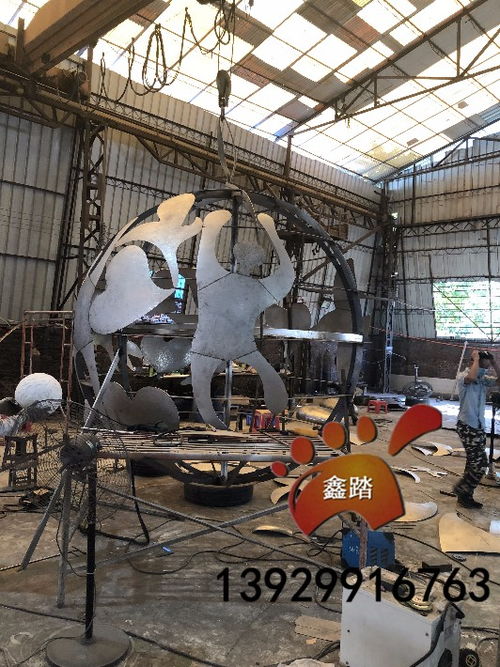 广场大型不锈钢镂空球雕塑制作前篇 设计理念与工程考量